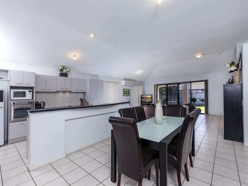 25 Dorian Crescent, Sippy Downs QLD 4556