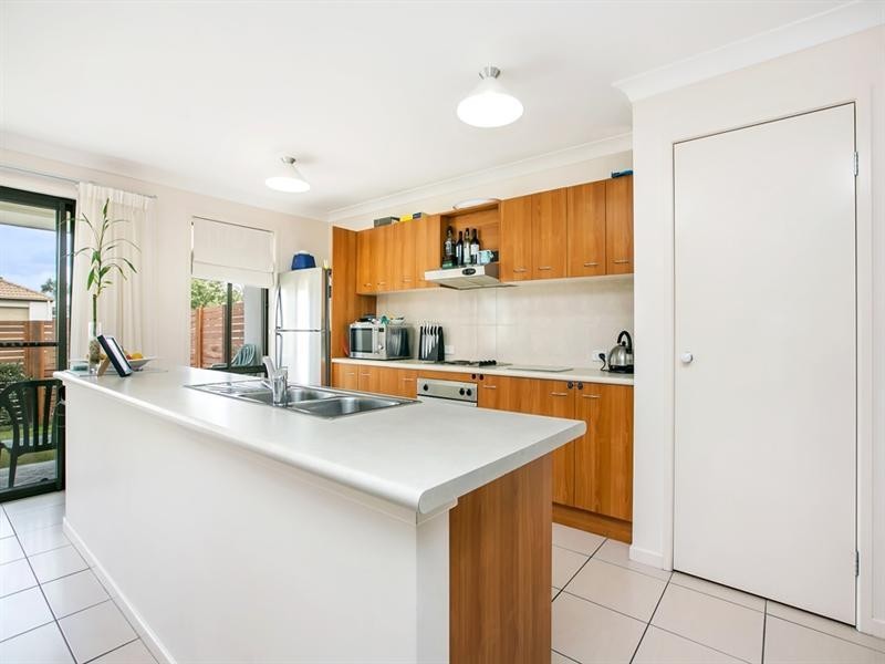 1/23 Liekefett Way, Little Mountain QLD 4551