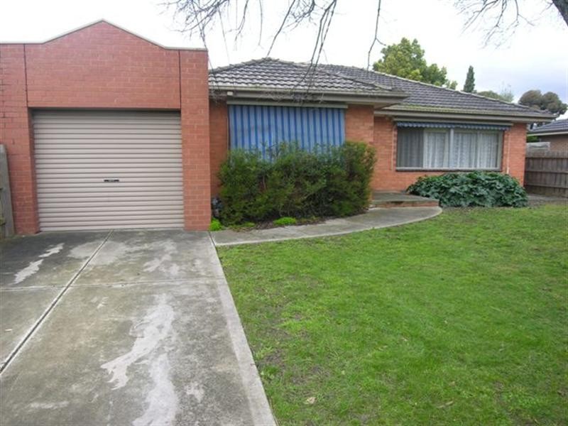 43 LANCASTER Road, Mooroolbark VIC 3138