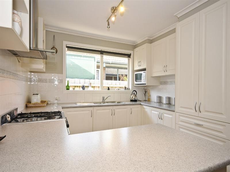 10 Toolimerin Avenue, Bayswater North VIC 3153