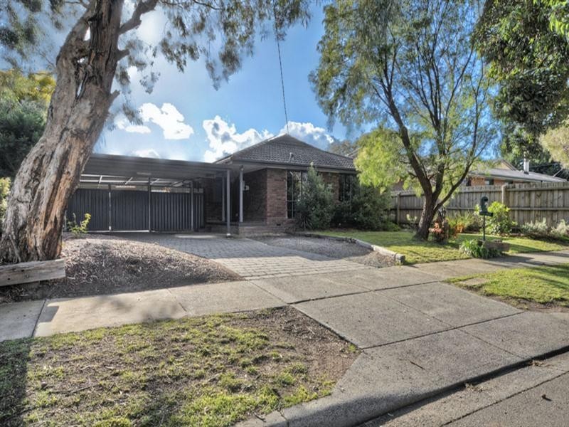 10 Toolimerin Avenue, Bayswater North VIC 3153