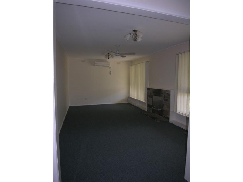 30 CAMBRIDGE Road, Mooroolbark VIC 3138