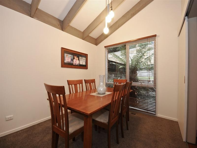 18 Highview Drive, Mooroolbark VIC 3138