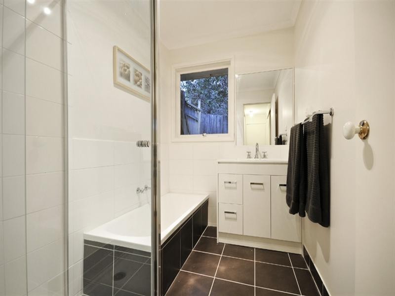 18 Highview Drive, Mooroolbark VIC 3138