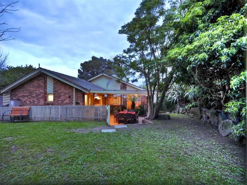 18 Highview Drive, Mooroolbark VIC 3138