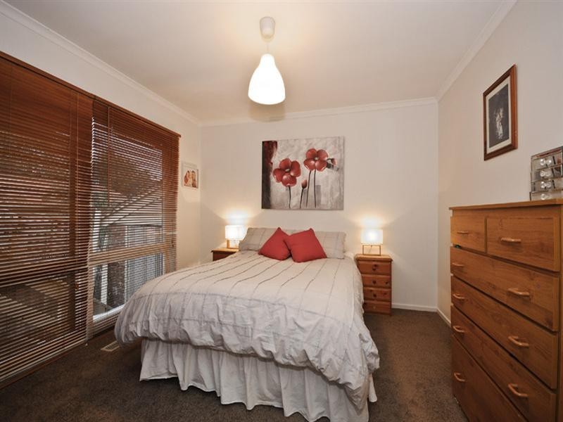 18 Highview Drive, Mooroolbark VIC 3138