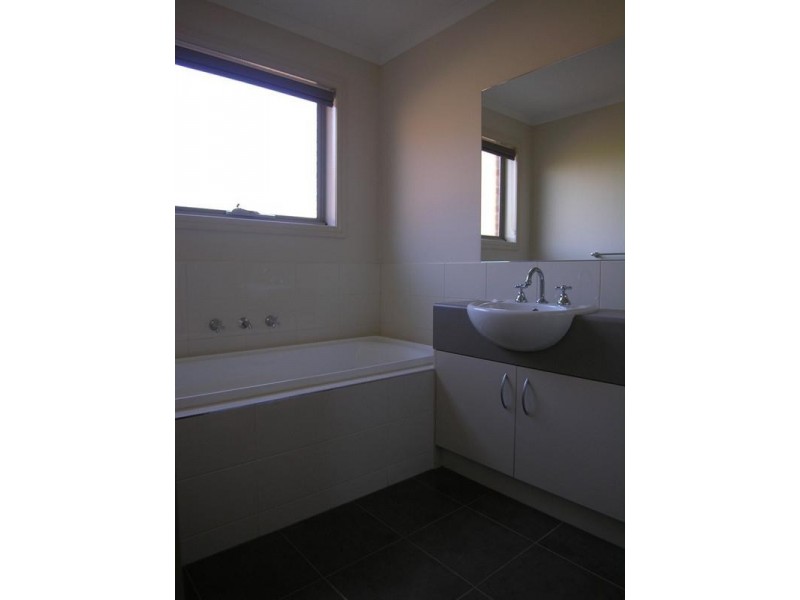 255a MANCHESTER Road, Mooroolbark VIC 3138