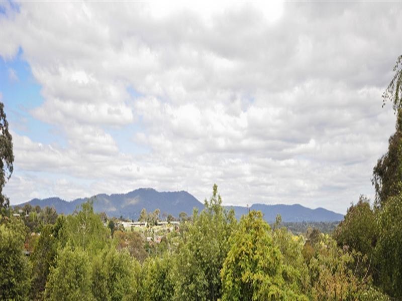 36 Erskine Ridge, Mooroolbark VIC 3138