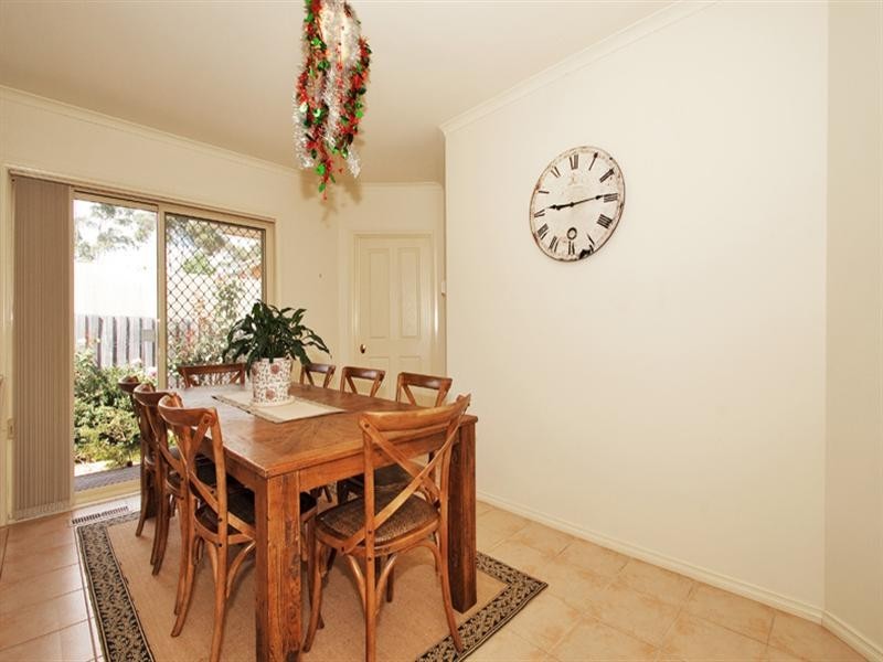 3/10 Laird Street, Croydon VIC 3136