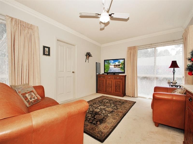 3/10 Laird Street, Croydon VIC 3136