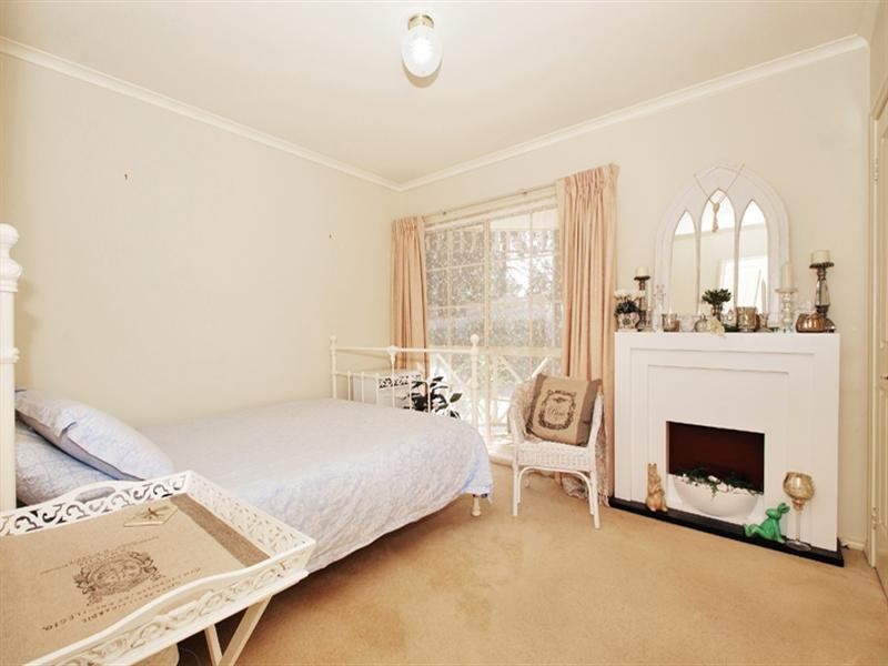 3/10 Laird Street, Croydon VIC 3136