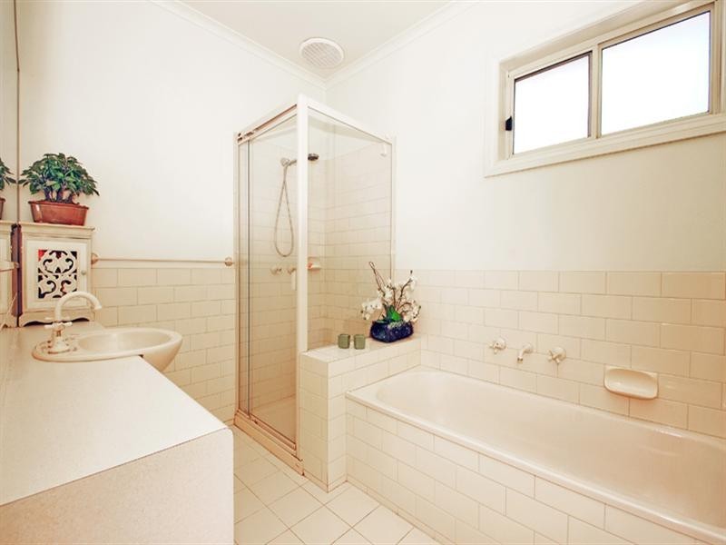 3/10 Laird Street, Croydon VIC 3136