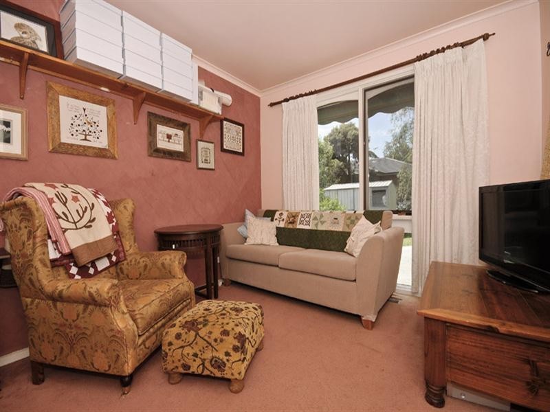 25 Myoora Drive, Mooroolbark VIC 3138