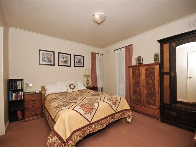 25 Myoora Drive, Mooroolbark VIC 3138