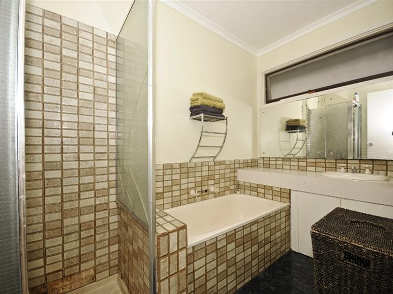 25 Myoora Drive, Mooroolbark VIC 3138