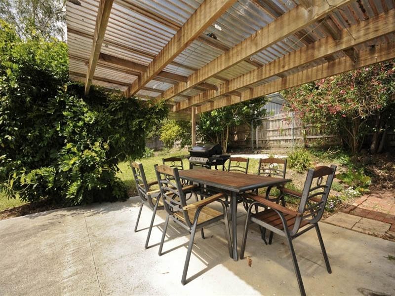 25 Myoora Drive, Mooroolbark VIC 3138