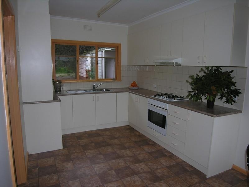 13 DELVILLE Street, Mooroolbark VIC 3138