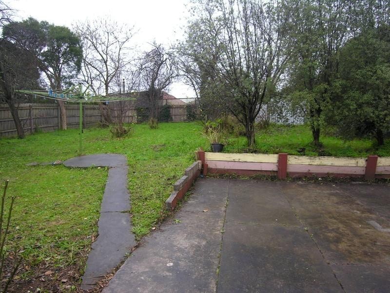 13 DELVILLE Street, Mooroolbark VIC 3138