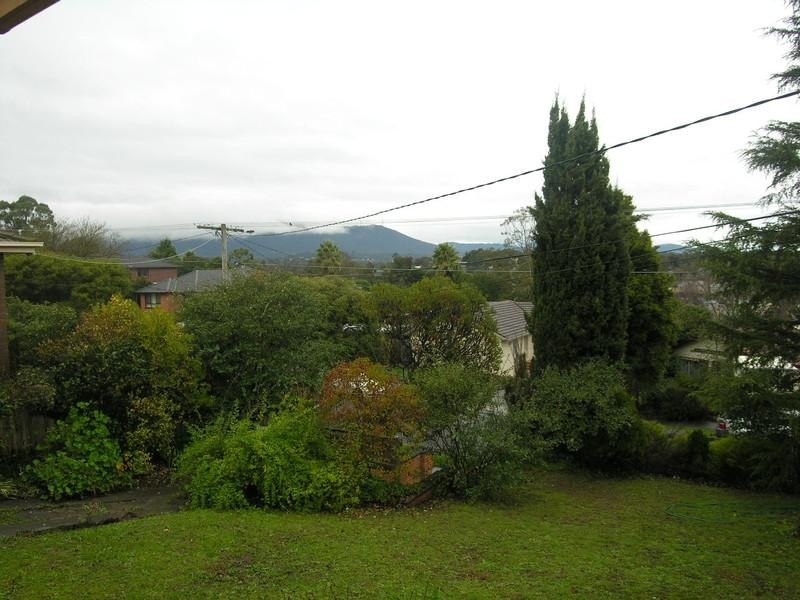 13 DELVILLE Street, Mooroolbark VIC 3138