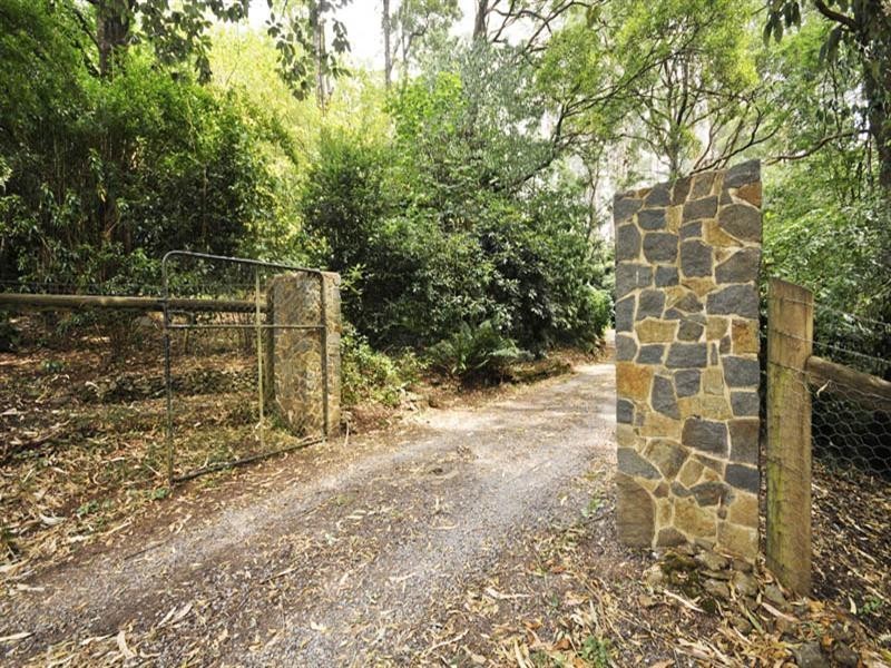 33 Yarrabee Road, Mount Dandenong VIC 3767
