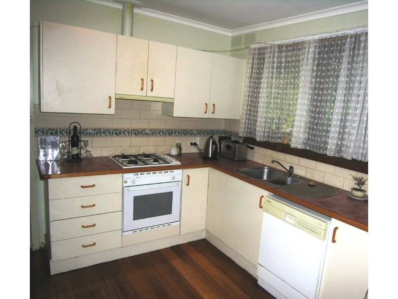 91 Moore Avenue, Montrose VIC 3765