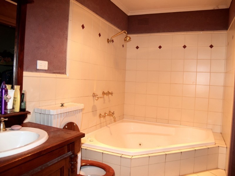 91 Moore Avenue, Montrose VIC 3765