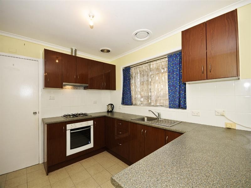 27 Ballantyne Crescent, Kilsyth VIC 3137