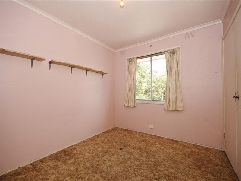 27 Ballantyne Crescent, Kilsyth VIC 3137