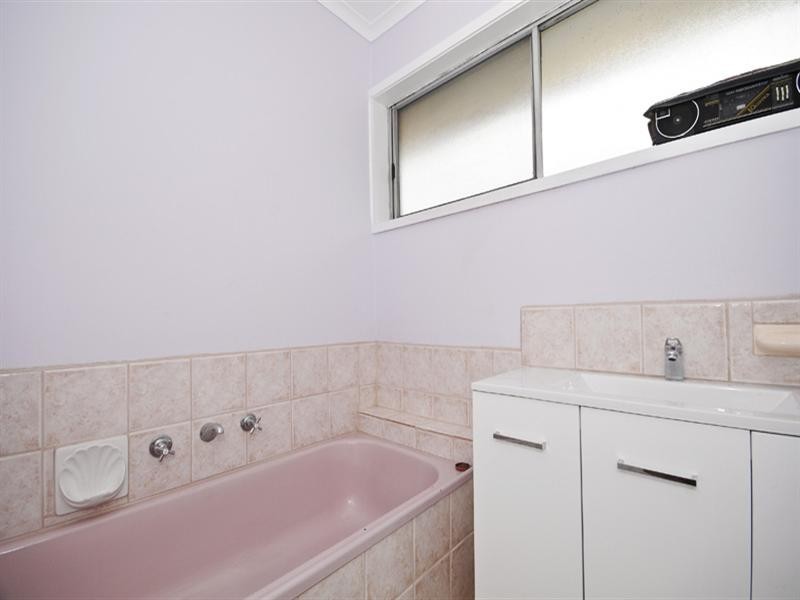 27 Ballantyne Crescent, Kilsyth VIC 3137