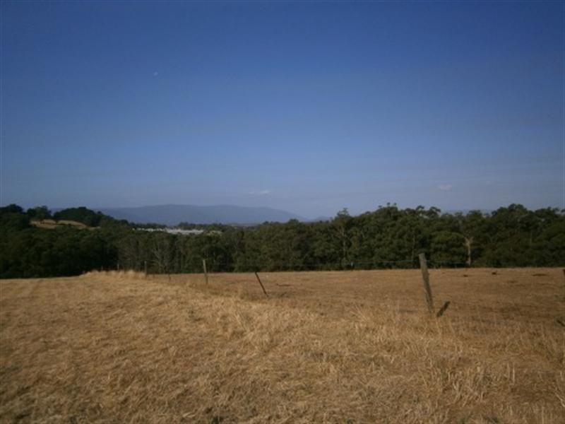 3 Eleanor Drive, Silvan VIC 3795