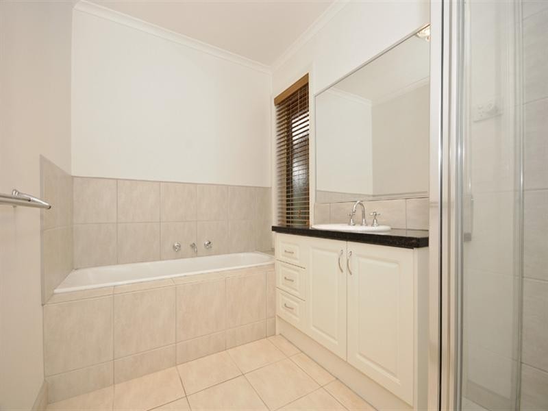 3/18 James Road, Croydon VIC 3136