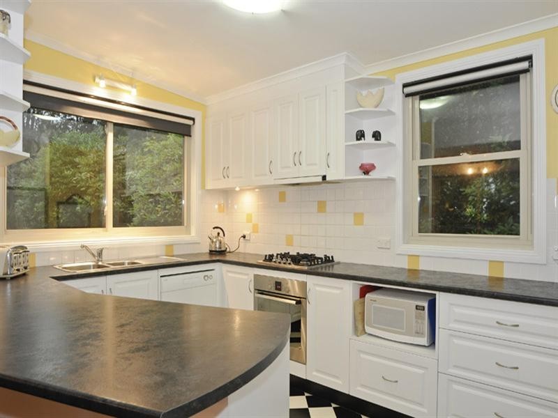 36 Woodhurst Grove, Kalorama VIC 3766