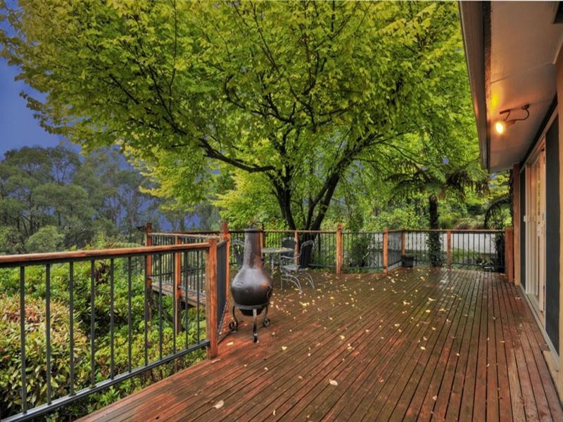 36 Woodhurst Grove, Kalorama VIC 3766