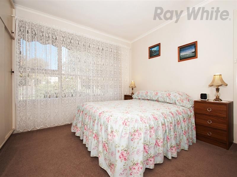 39 Dryden Concourse, Mooroolbark VIC 3138