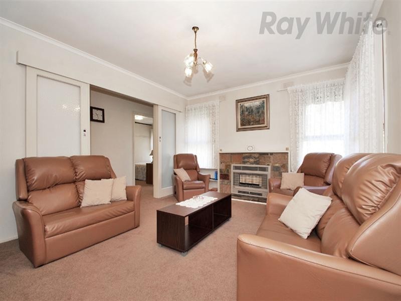 39 Dryden Concourse, Mooroolbark VIC 3138