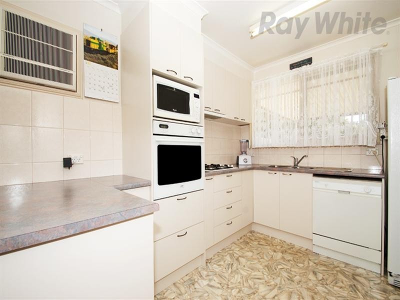 39 Dryden Concourse, Mooroolbark VIC 3138