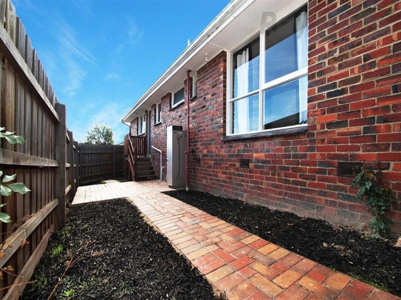1/12 Bridges Avenue, Mooroolbark VIC 3138