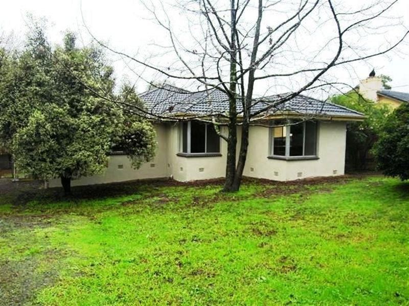 27 Ballantyne Crescent, Kilsyth VIC 3137