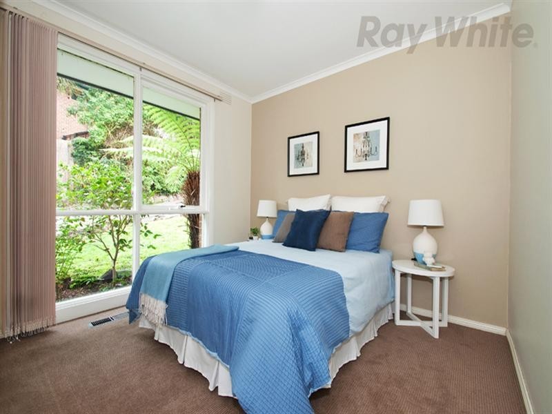 32 Lansell Road, Mooroolbark VIC 3138