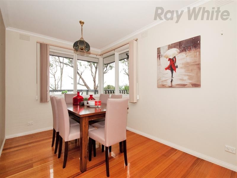 32 Lansell Road, Mooroolbark VIC 3138