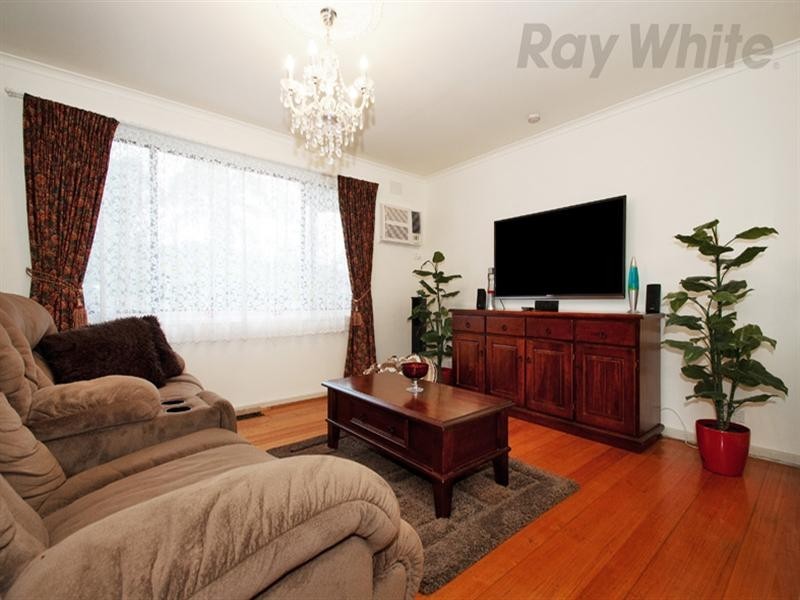 1 Highview Drive, Mooroolbark VIC 3138