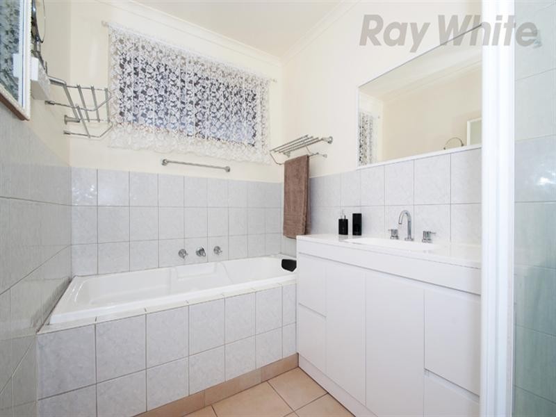 1 Highview Drive, Mooroolbark VIC 3138