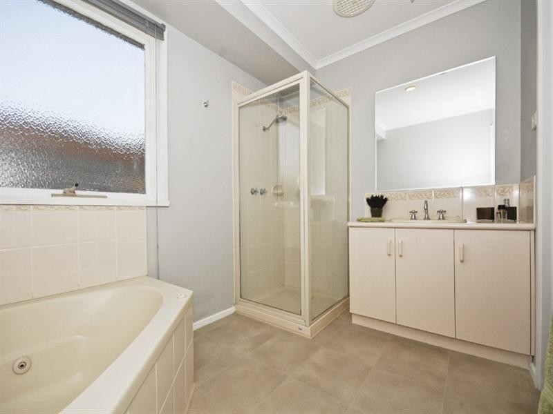 11 Alida Court, Ferntree Gully VIC 3156