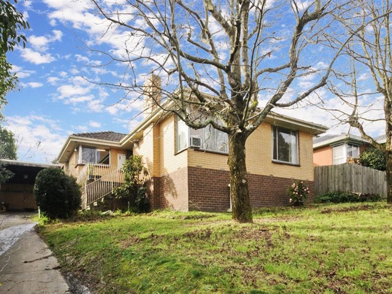 14 Shirley Street, Mooroolbark VIC 3138