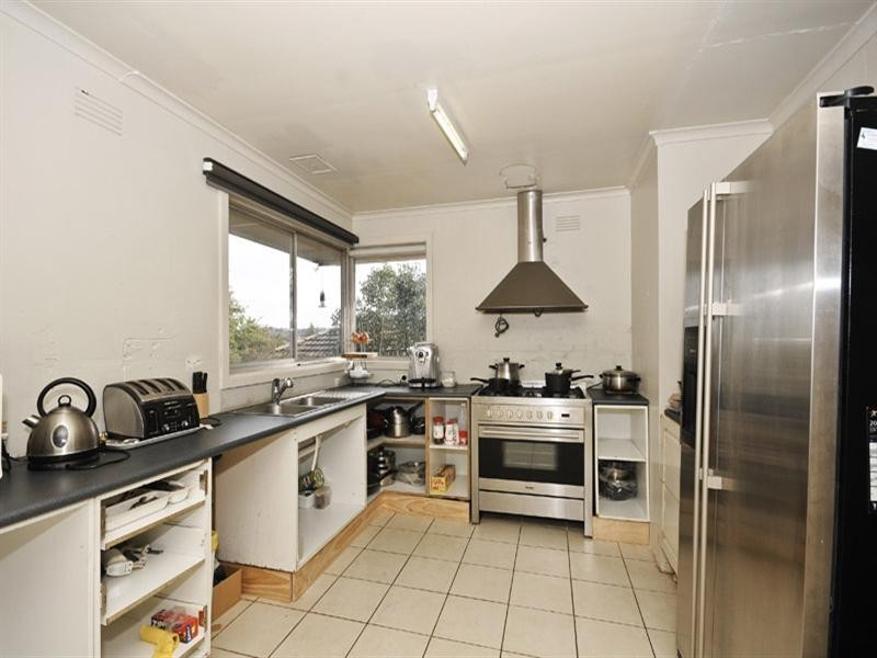 14 Shirley Street, Mooroolbark VIC 3138