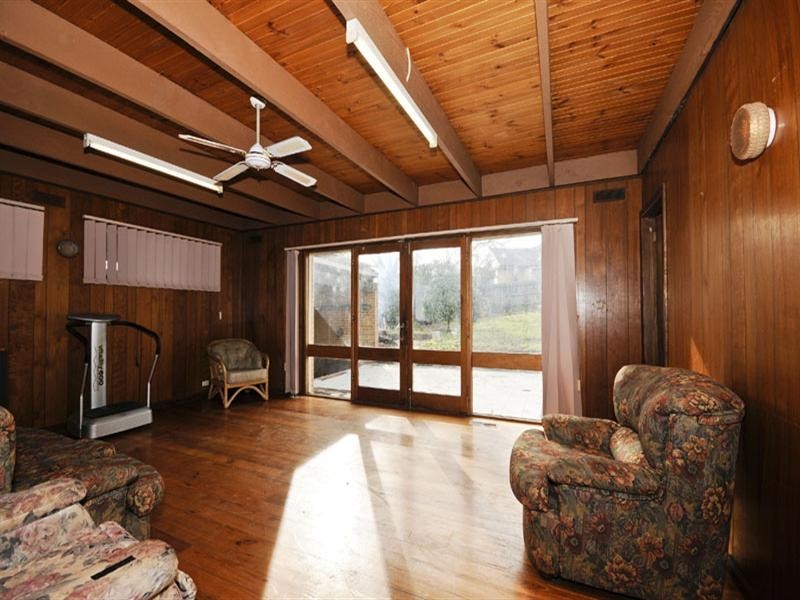 14 Shirley Street, Mooroolbark VIC 3138