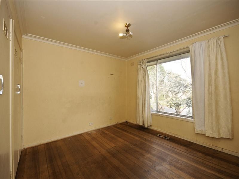 14 Shirley Street, Mooroolbark VIC 3138