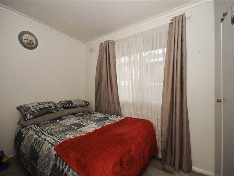 14 Shirley Street, Mooroolbark VIC 3138