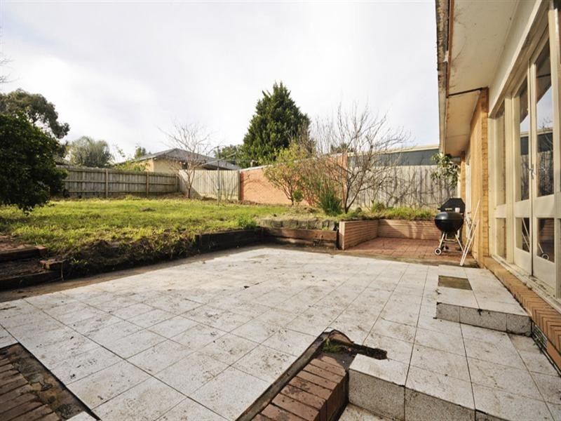 14 Shirley Street, Mooroolbark VIC 3138