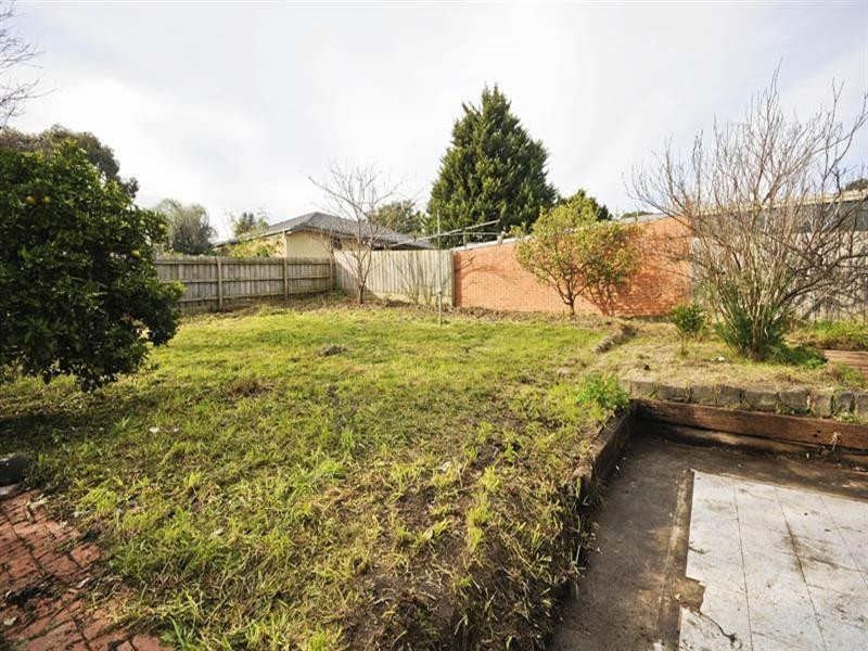 14 Shirley Street, Mooroolbark VIC 3138